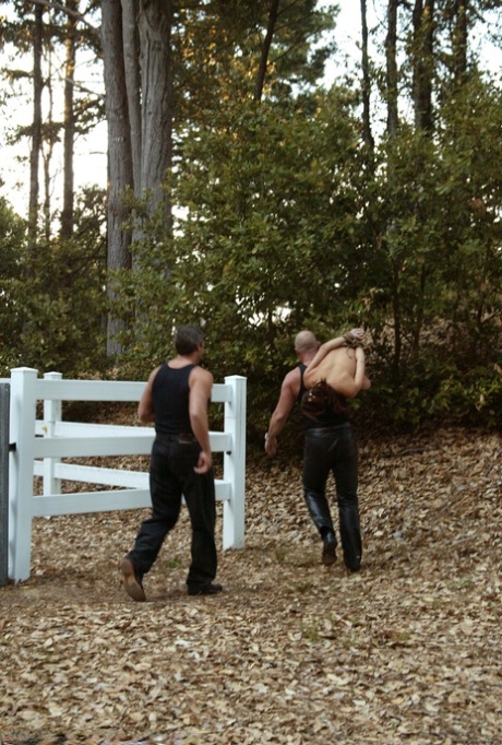 outdoor bdsm xxx pictures