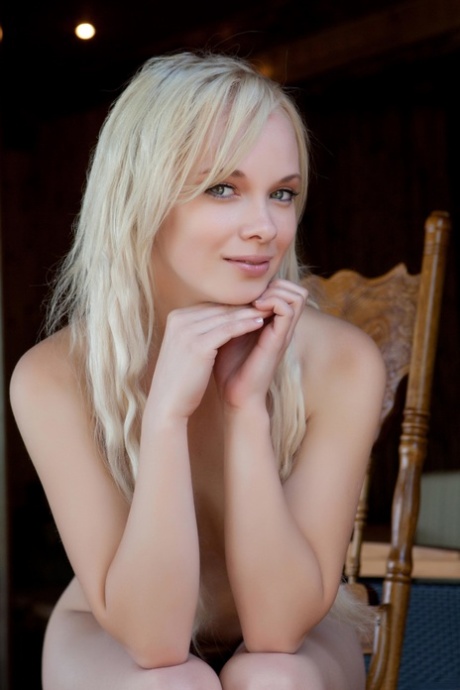 Feeona Ahe sexy model pictures