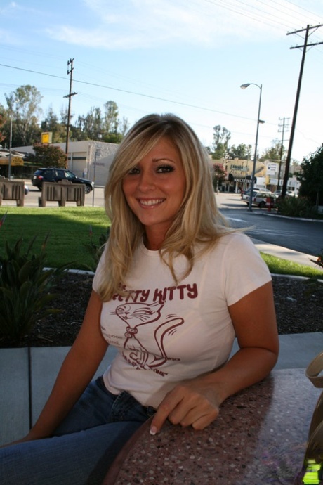 Carmen Kinsley star pretty galleries