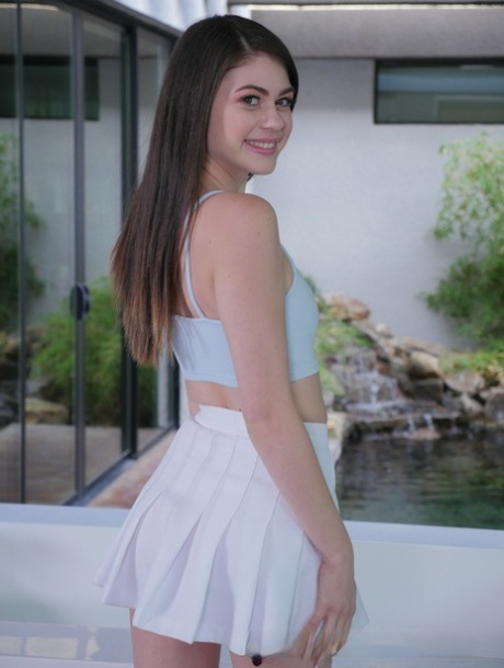 Marina Woods pretty pornstar galleries