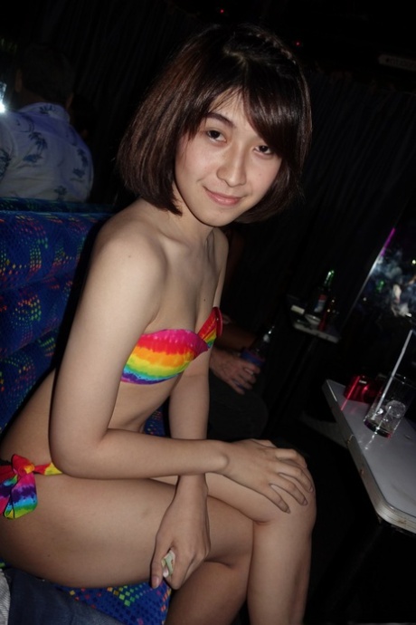 petite ladyboy hd sympa photos