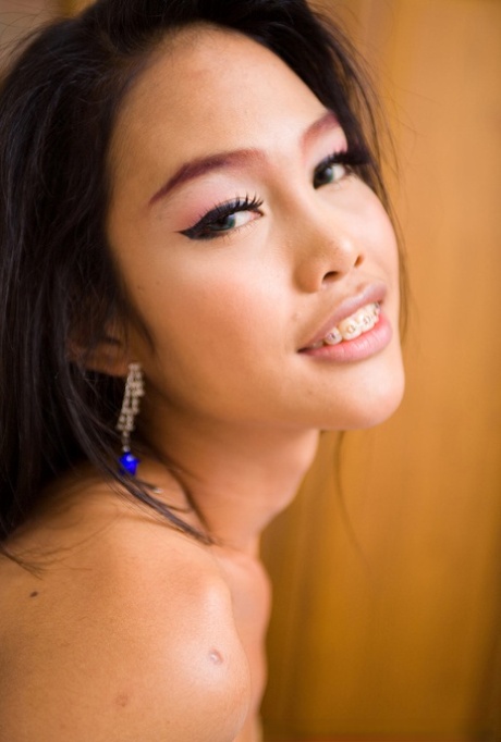 thai ladyboy erotic pictures