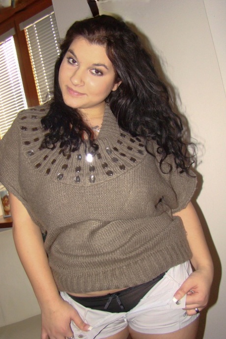Daphne Angel model porn photo