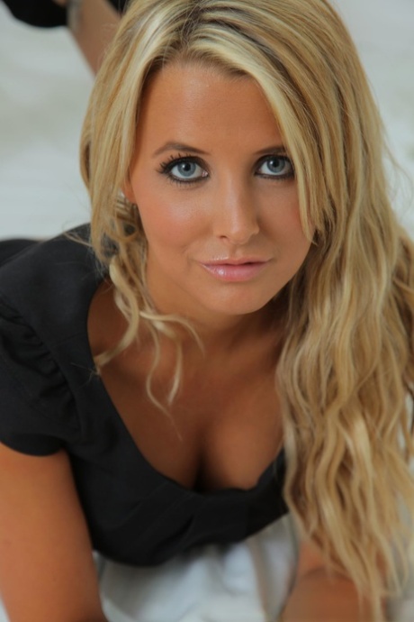beautiful babe top pictures