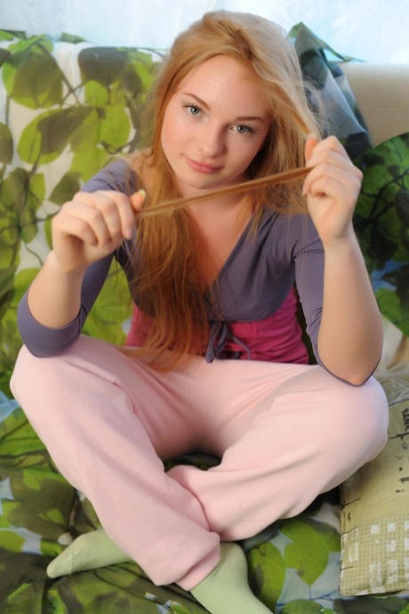 gorgeous teen naked archive