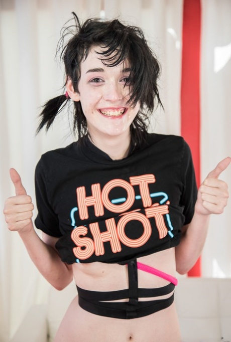 Ivy Aura nice actress img