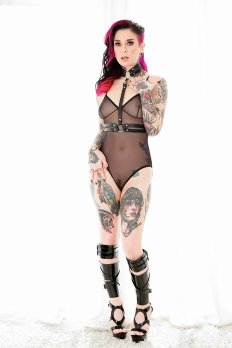 Zana model naked photos