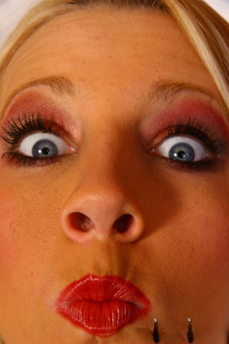 Barbie Cummings beautiful star pic