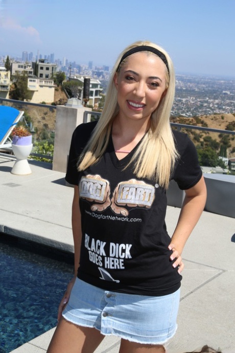 Jessica Jones star nude galleries