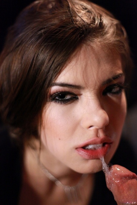 Zoe Wood free pornstar pictures