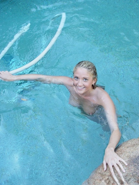 Spring Thomas beautiful actress img
