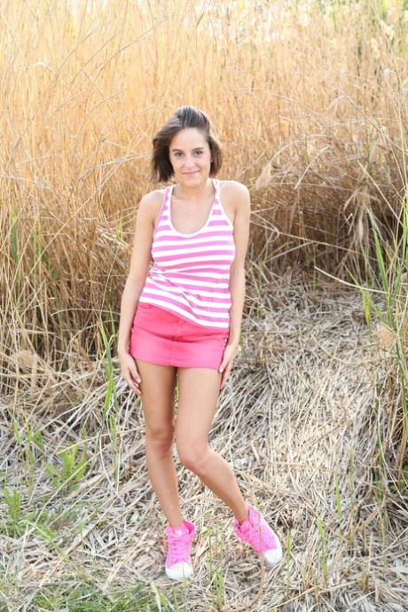 gorgeous teen free sexy picture