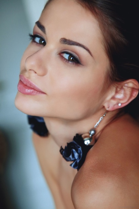 Loretta A beautiful actress archive