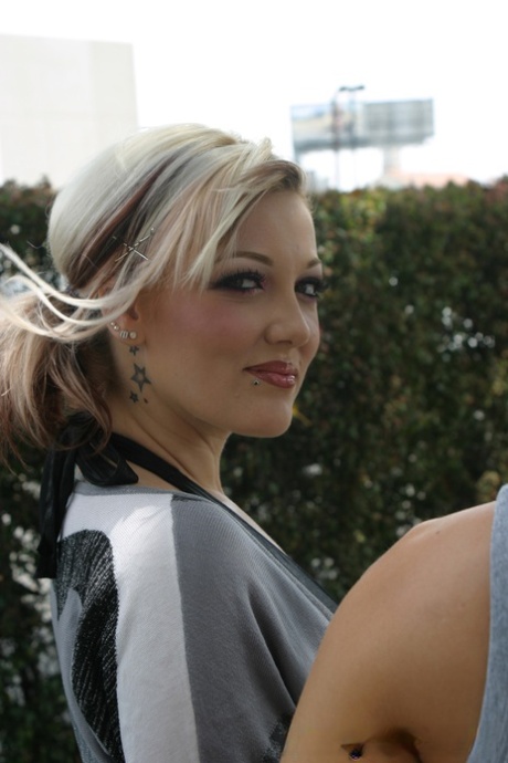 Byron Long pornstar erotic img