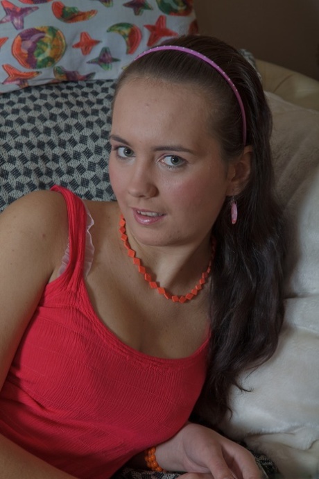 amatér brunetka nahá pěkná img