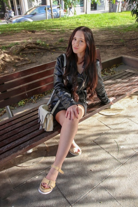 Gina Ferocius sexy star image