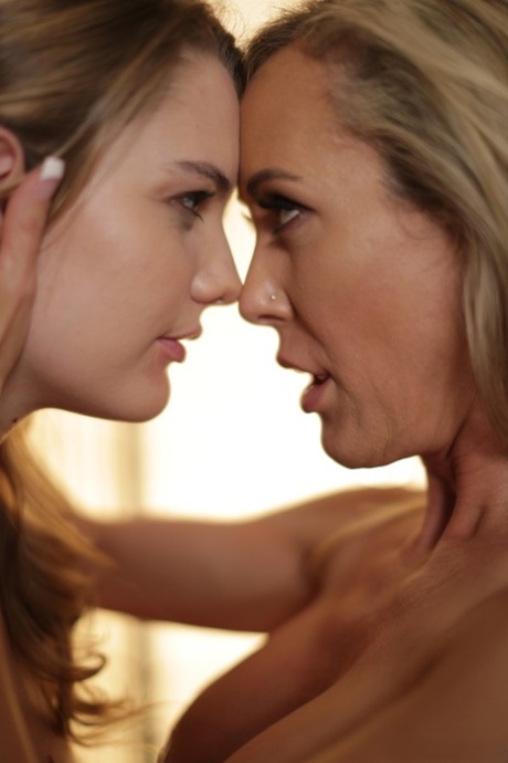 lesbian milf erotic gallery