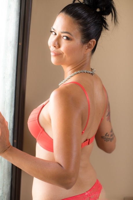 Dana Vespoli pretty actress gallery