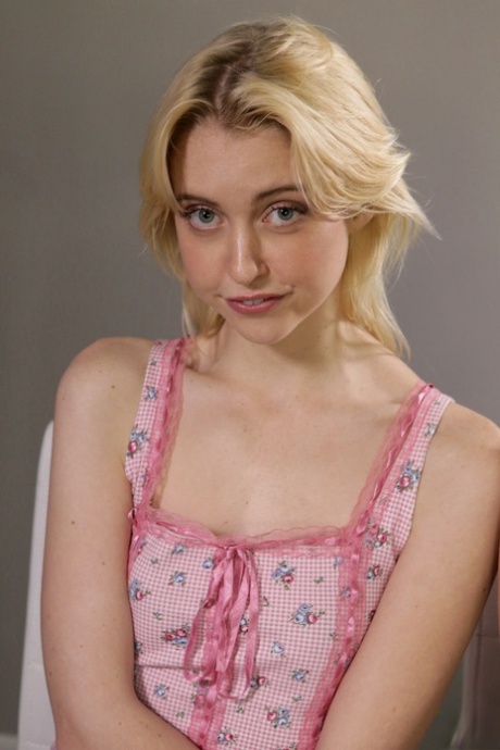 Sophia Lux nice star images