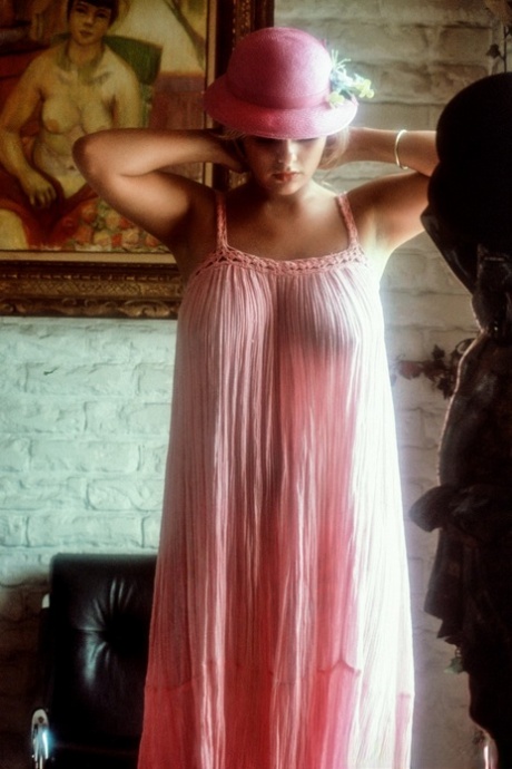 Josephine James model perfect img