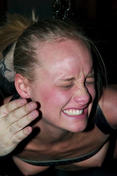 Teenager-BDSM nacktheit kostenlose bild