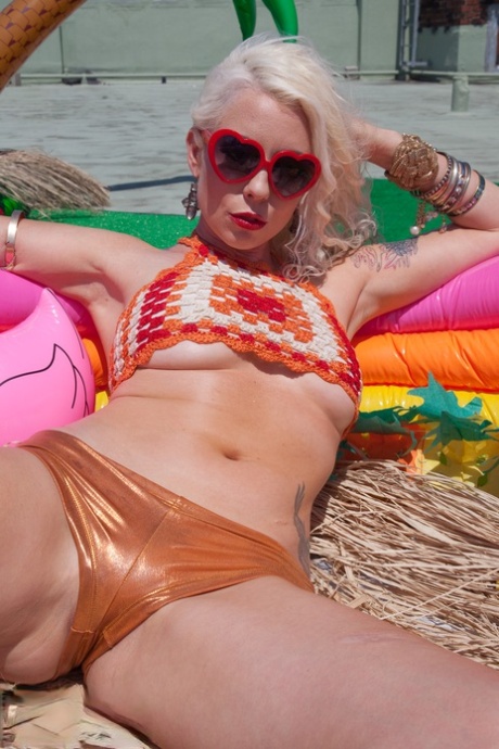 bragas con piernas abiertas hd agradable archivo