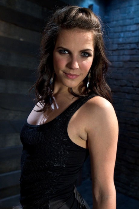 Lizzy London xxx actress picture