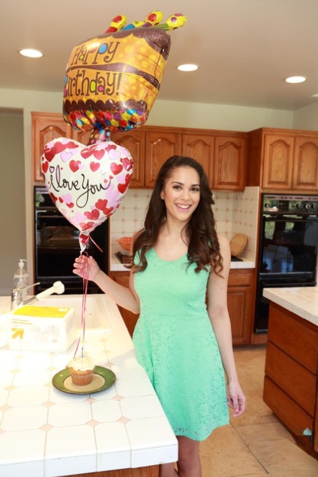 Leilani Gold best star images