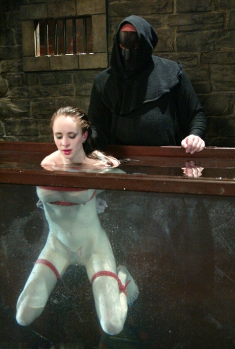 liten och nätt bdsm erotiskt sex bilder