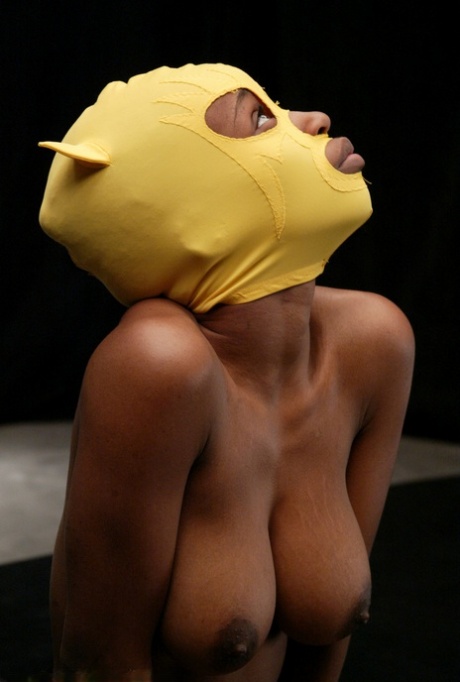 Yellow Kitty sexy model gallery