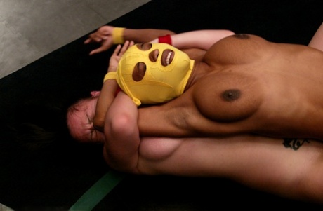 Yellow Kitty pornstar exclusive pics