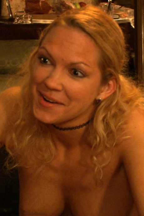 Devi Lynne hot star gallery