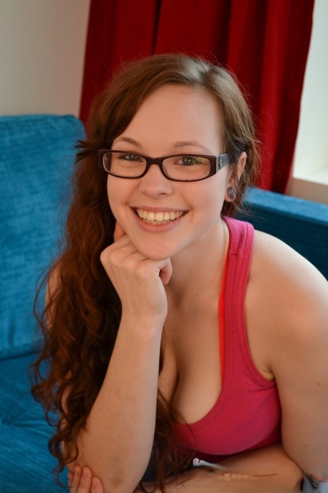 gafas de nerd sexo desnudo imágenes