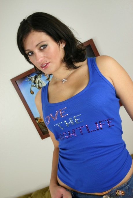 Makali Chanel naked model picture