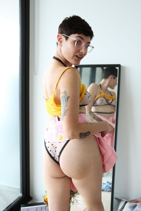 óculos de cabelo curto top nu fotos