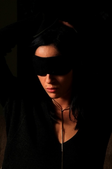 blindfold sexy naked photos