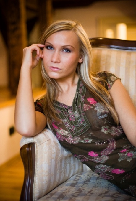 Lizzy Merova hd actress picture