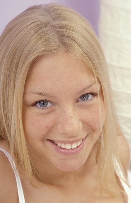 dospívající kočička zblízka hd sex archiv