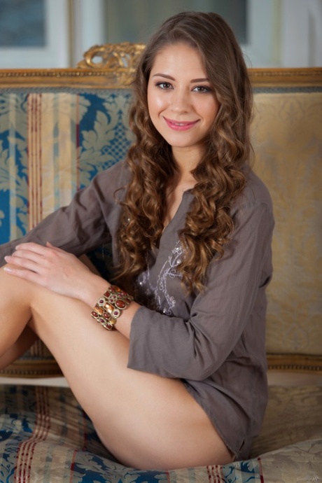 Olya Fey star top picture