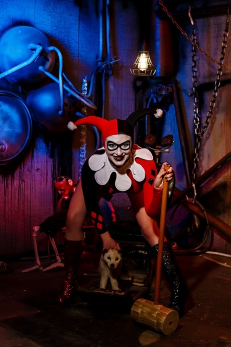 Harley Quinn model pics