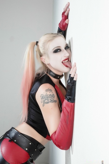 Leya Falcon pornstar sex img