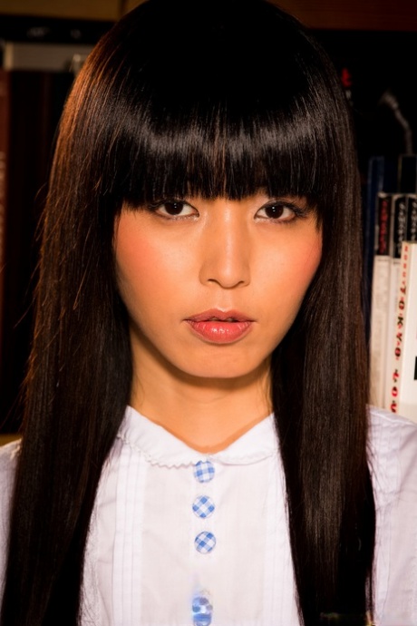 亚洲服饰 藝術色情 圖片