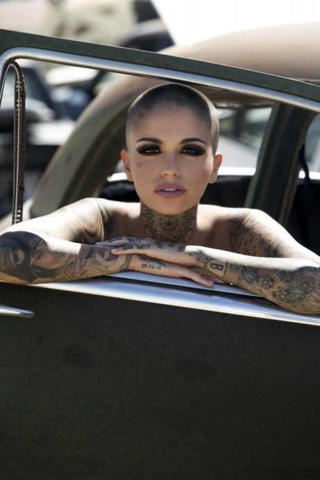 female model adult pic