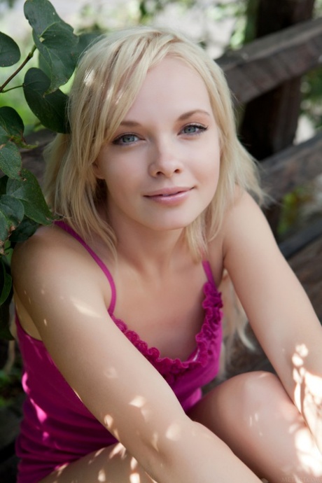 Feeona Ahe star hot photos