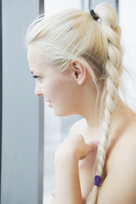 kleine blonde tiener gratis exclusief galerij