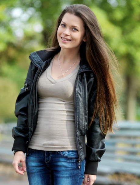 Amelie Bee porn actress pictures