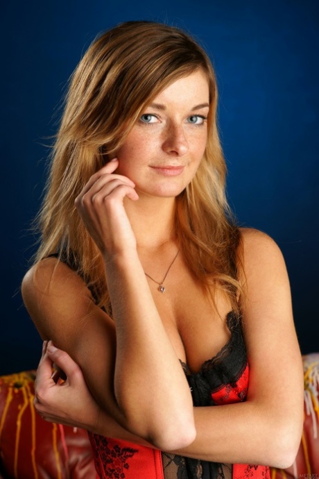 adolescente tatuada top sexy fotos