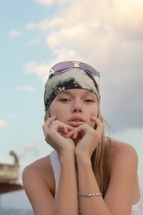 hairy blonde teen pornographic photos