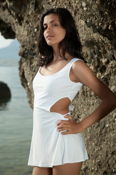 Belinda Ahe hot actress img
