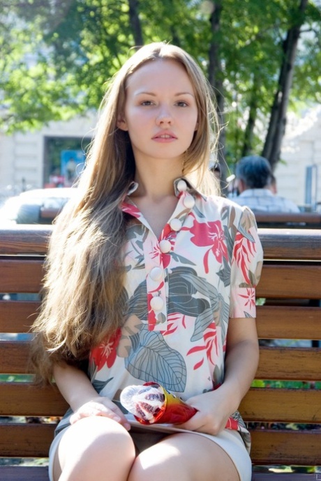 Virginia Sun beautiful actress pic